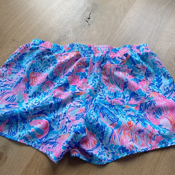 Lilly Pulitzer Luxletic Shorts. Small: - Picture 5 of 5